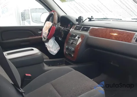 2008 Chevrolet Suburban 1500 Lt из США, поврежденный, VIN 1GNFK16388J251051